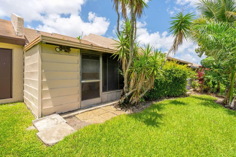 Condo & Townhome Photos