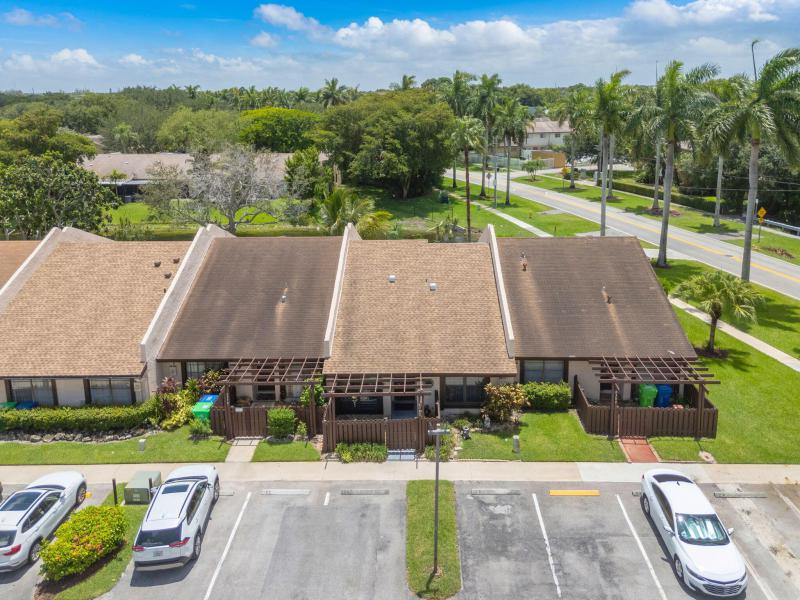  Condo & Townhome Photos