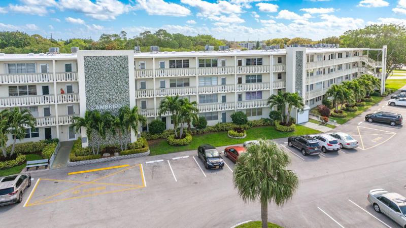  Condo & Townhome Photos