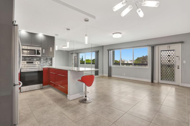  Condo & Townhome Photos