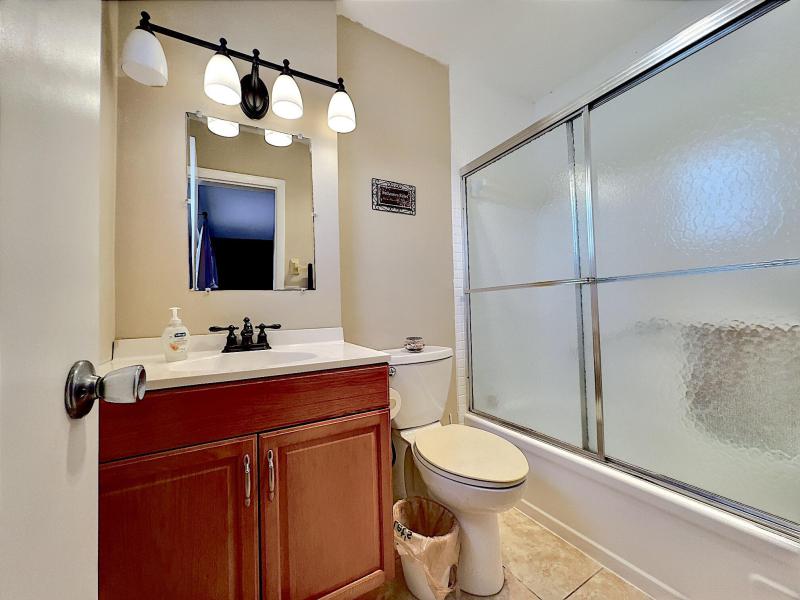  Condo & Townhome Photos