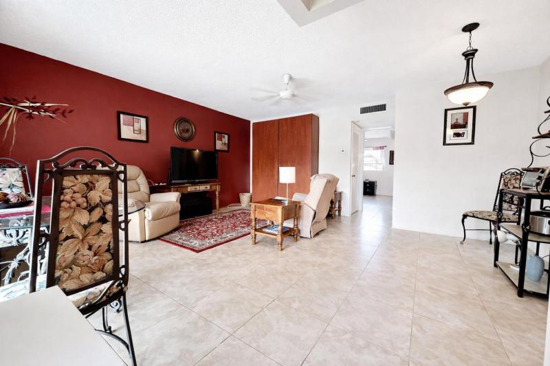  Condo & Townhome Photos