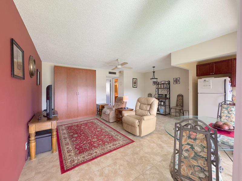  Condo & Townhome Photos