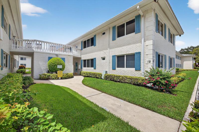  Condo & Townhome Photos