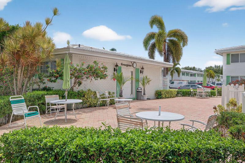  Condo & Townhome Photos