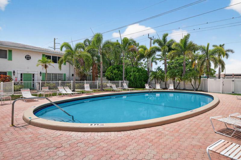  Condo & Townhome Photos