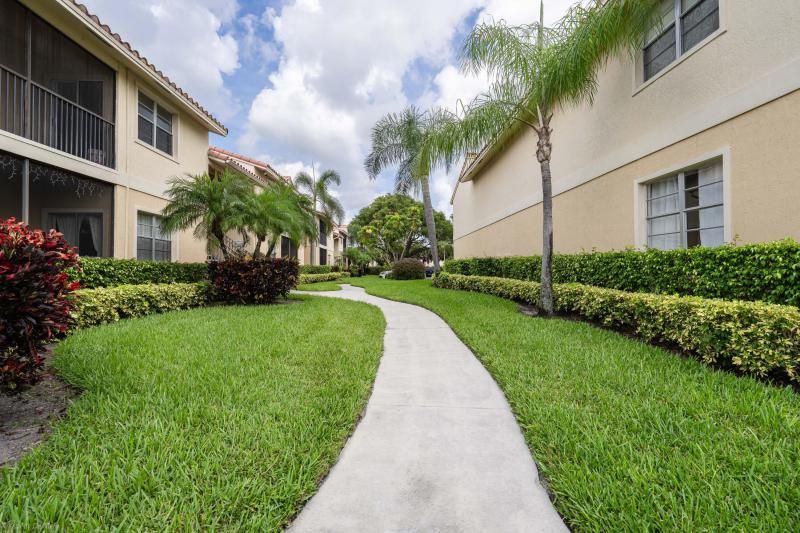  Condo & Townhome Photos