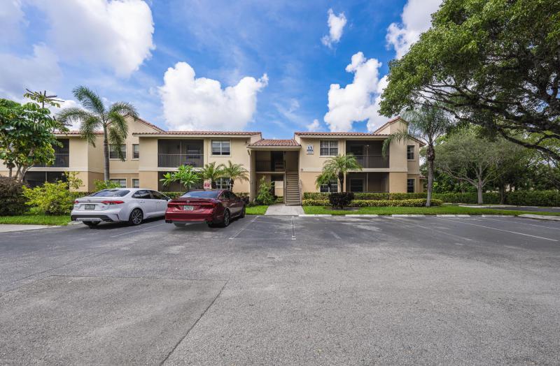  Condo & Townhome Photos