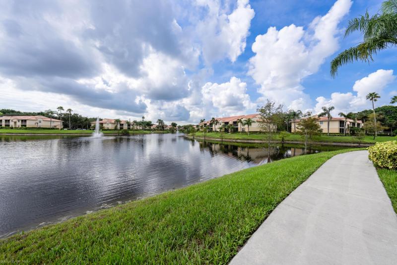  Condo & Townhome Photos