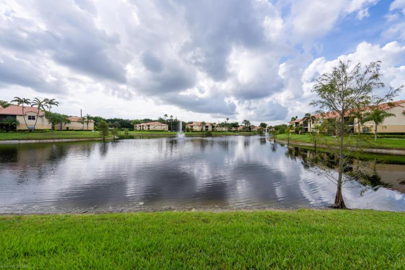  Condo & Townhome Photos