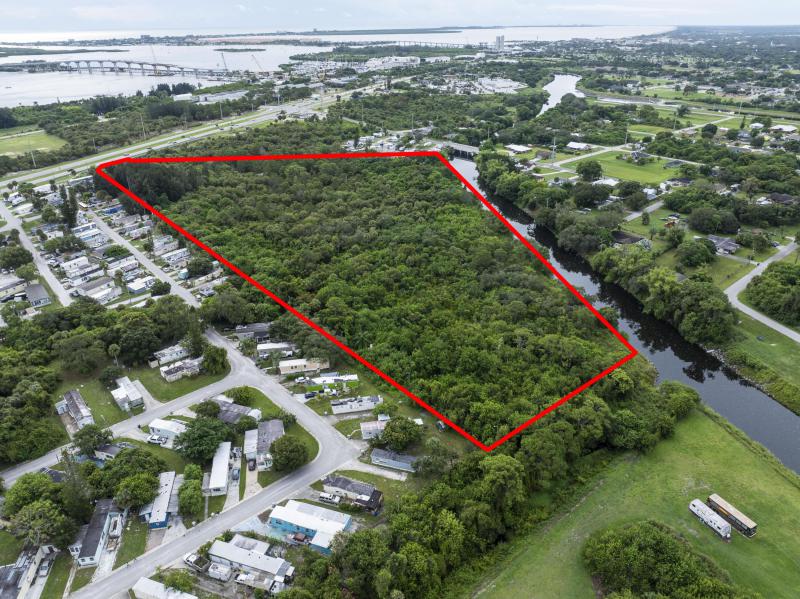  Commercial & Industrial Land Images 