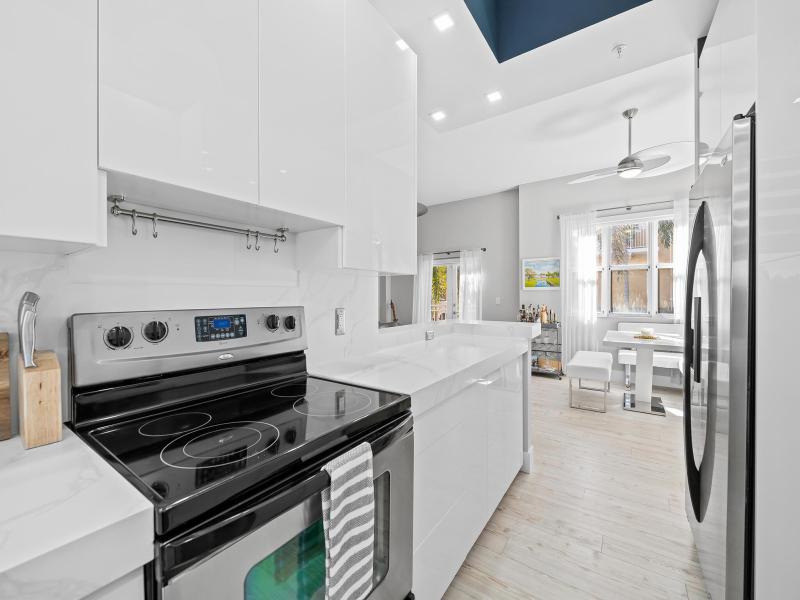  Condo & Townhome Photos
