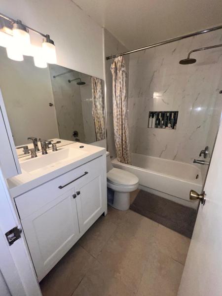  Condo & Townhome Photos
