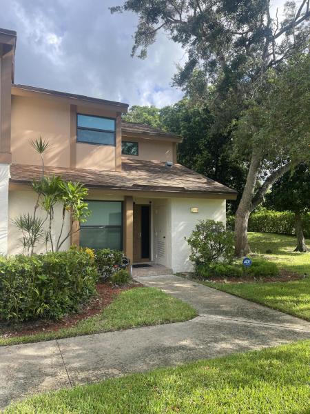  Condo & Townhome Photos