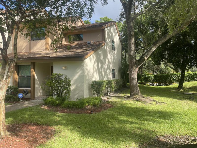  Condo & Townhome Photos