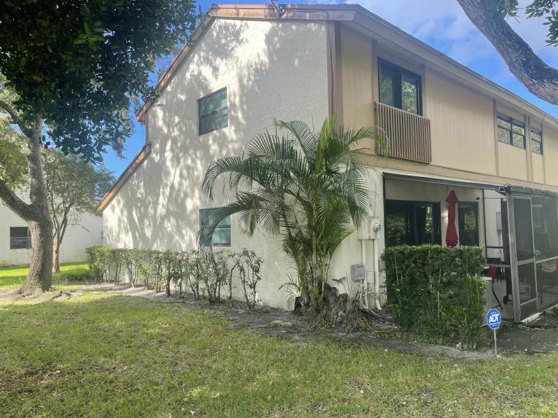  Condo & Townhome Photos