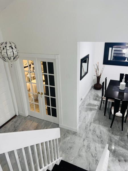  Condo & Townhome Photos