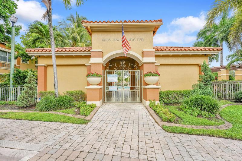  Condo & Townhome Photos