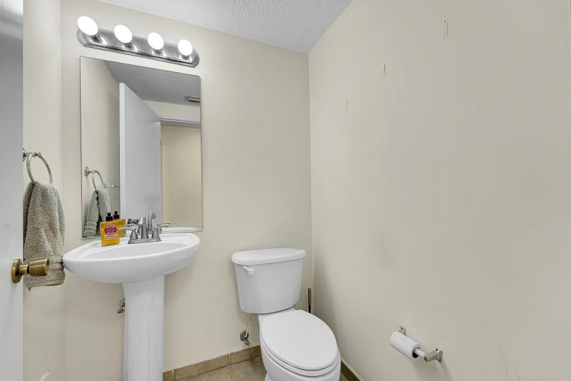  Condo & Townhome Photos