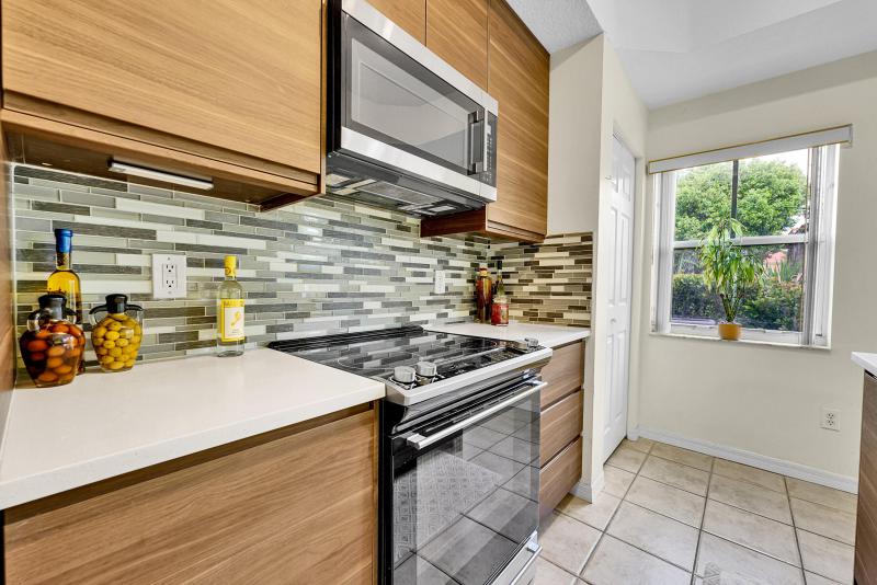  Condo & Townhome Photos