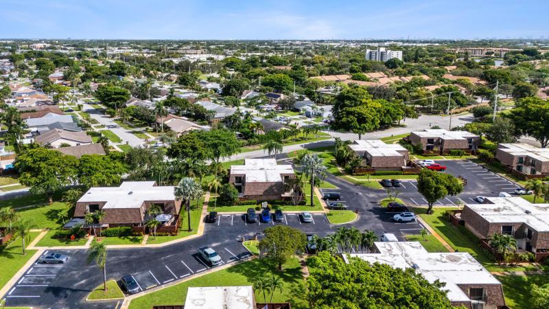  Condo & Townhome Photos