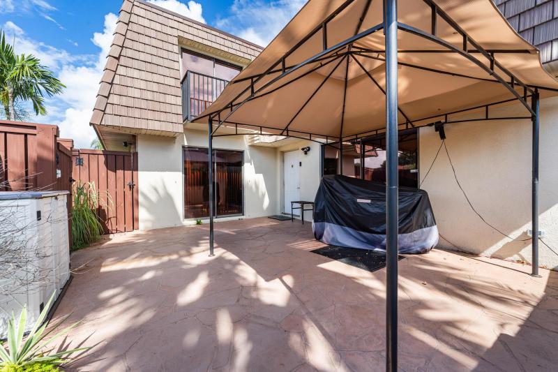  Condo & Townhome Photos