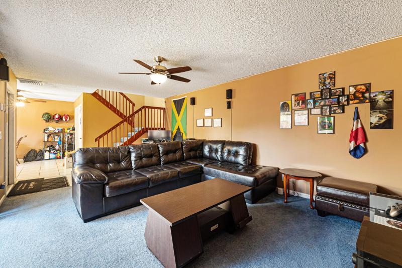  Condo & Townhome Photos