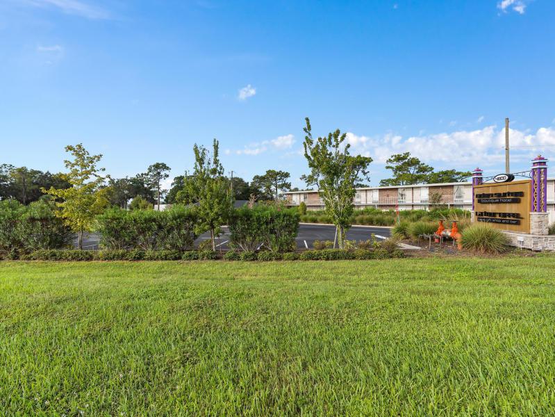  Commercial & Industrial Land Images 