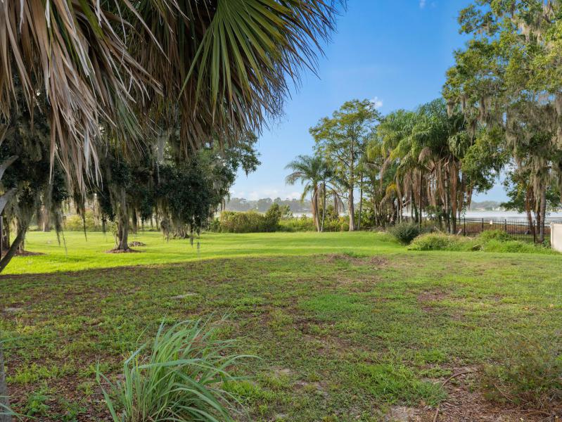  Commercial & Industrial Land Images 