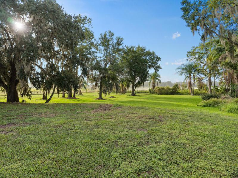  Commercial & Industrial Land Images 