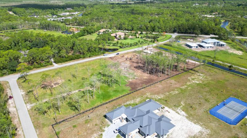  Commercial & Industrial Land Images 