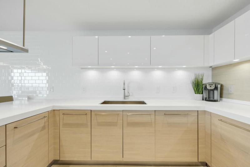  Condo & Townhome Photos