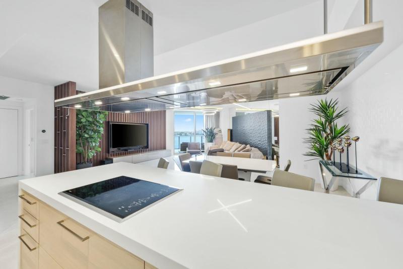  Condo & Townhome Photos