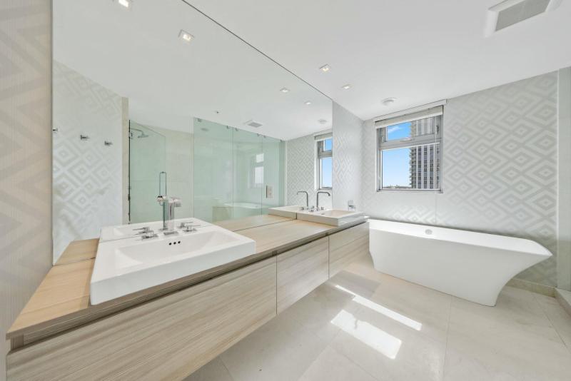  Condo & Townhome Photos