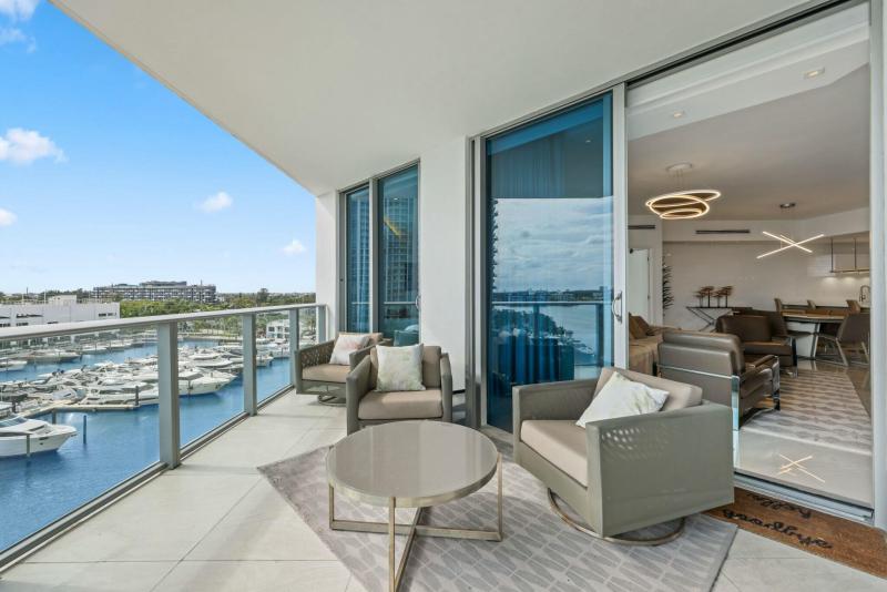  Condo & Townhome Photos