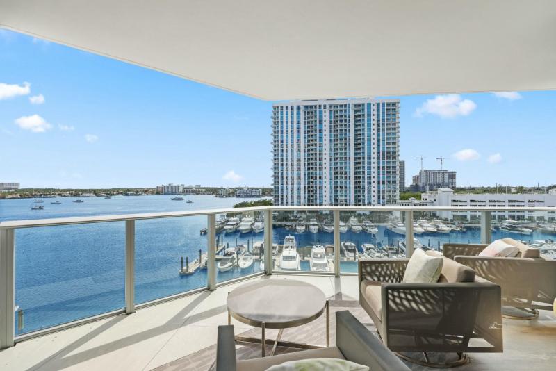 Condo & Townhome Photos