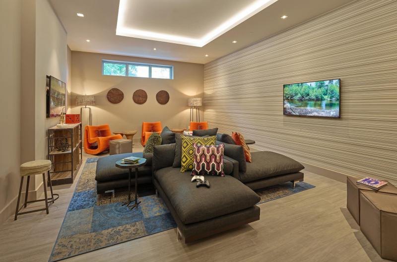  Condo & Townhome Photos
