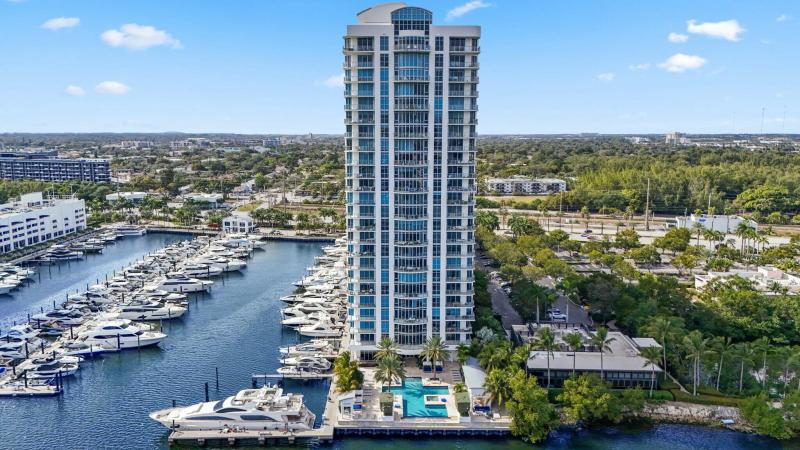  Condo & Townhome Photos