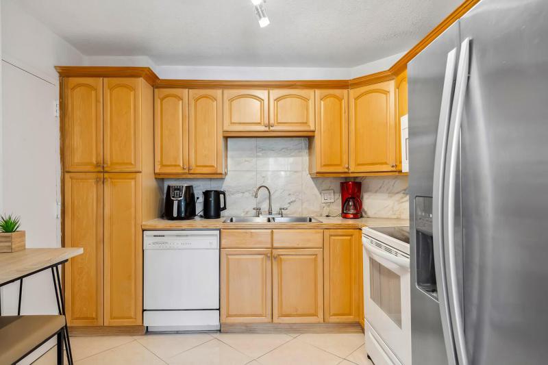  Condo & Townhome Photos