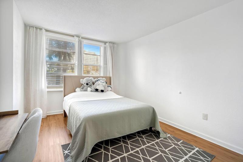  Condo & Townhome Photos