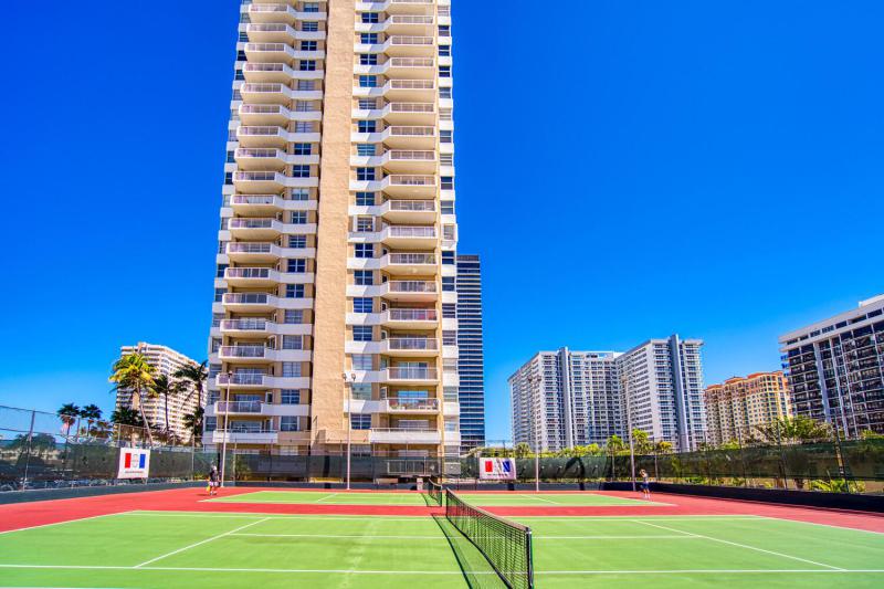  Condo & Townhome Photos