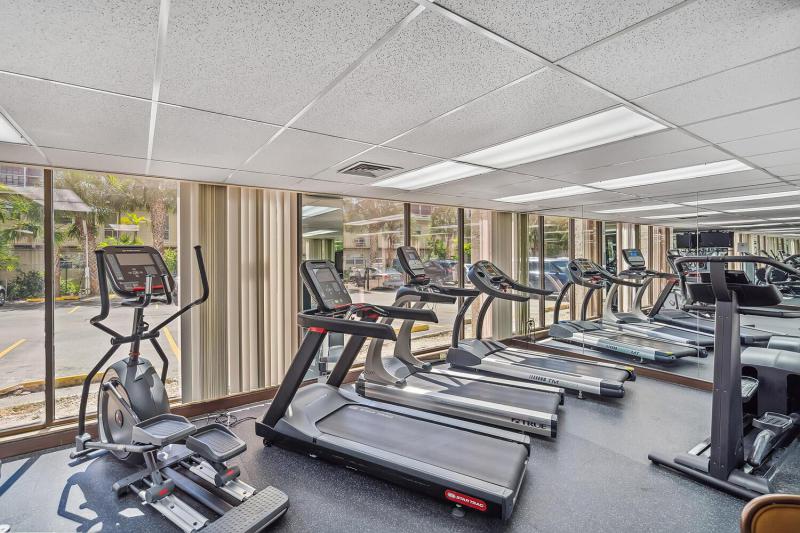  Condo & Townhome Photos