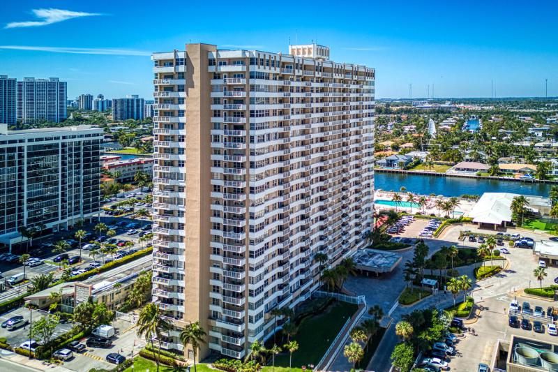  Condo & Townhome Photos