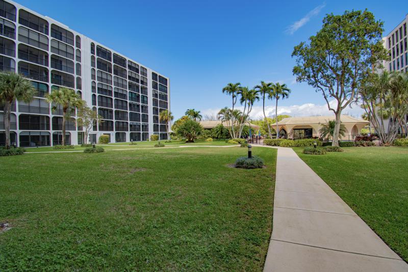  Condo & Townhome Photos