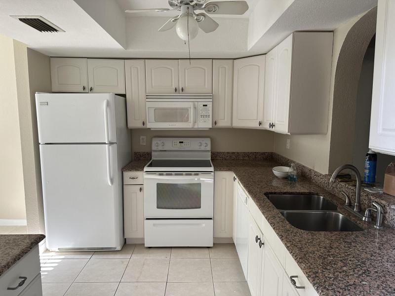  Condo & Townhome Photos