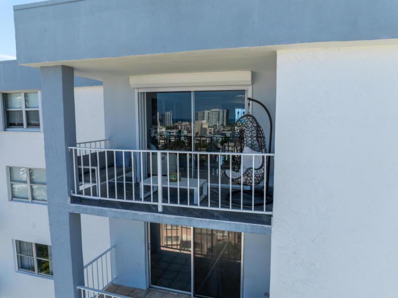  Condo & Townhome Photos