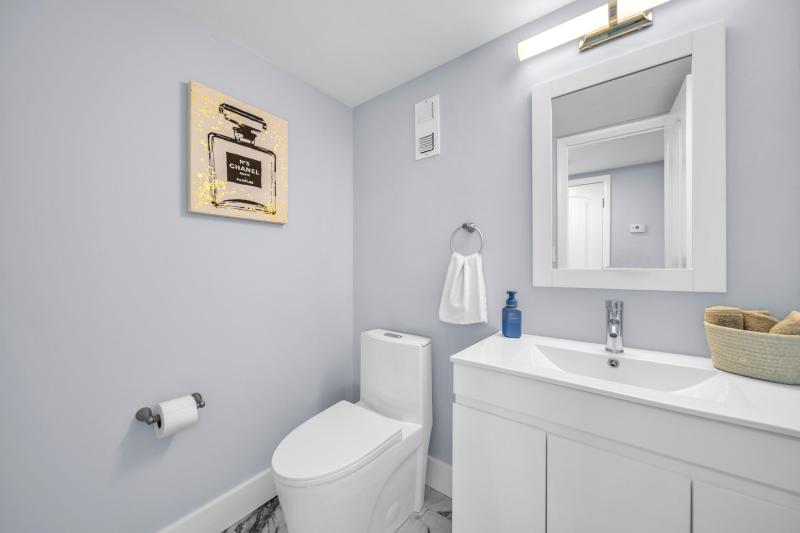  Condo & Townhome Photos