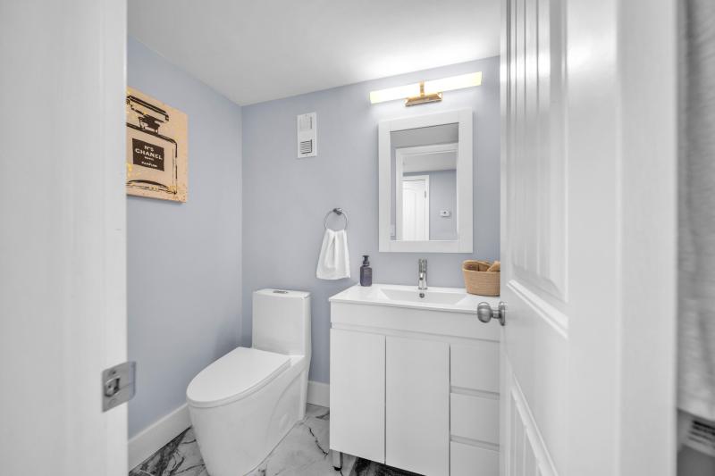  Condo & Townhome Photos