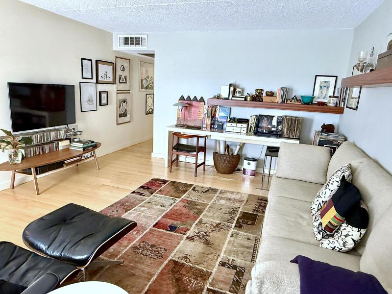  Condo & Townhome Photos