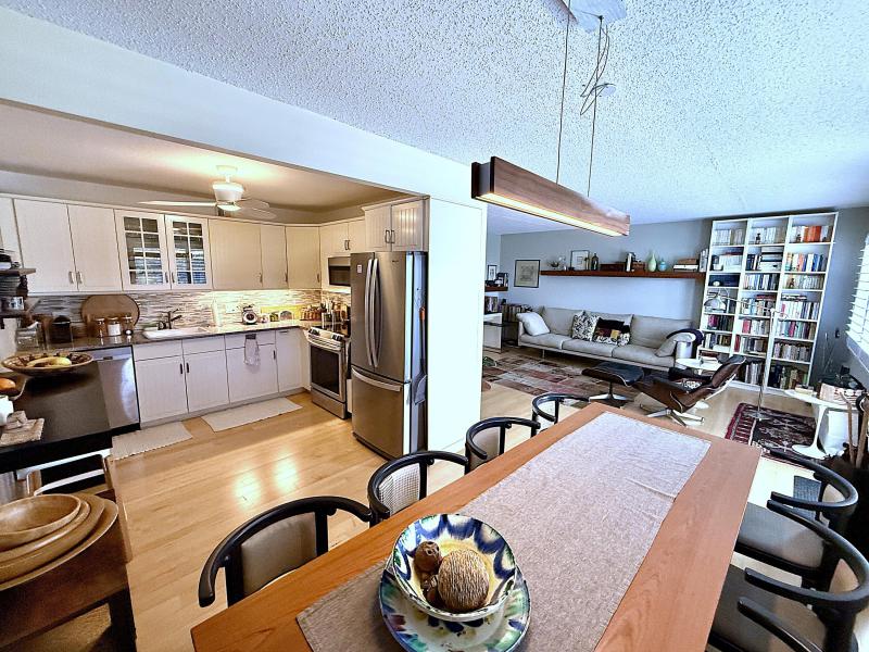  Condo & Townhome Photos